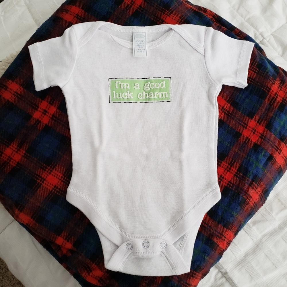 Unisex Newborn Onesie Good Luck Charm 0-3 Mos